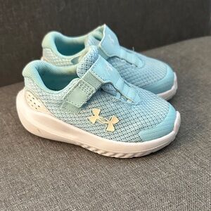 Under Armour toddler girls 5k Light Blue Sneakers